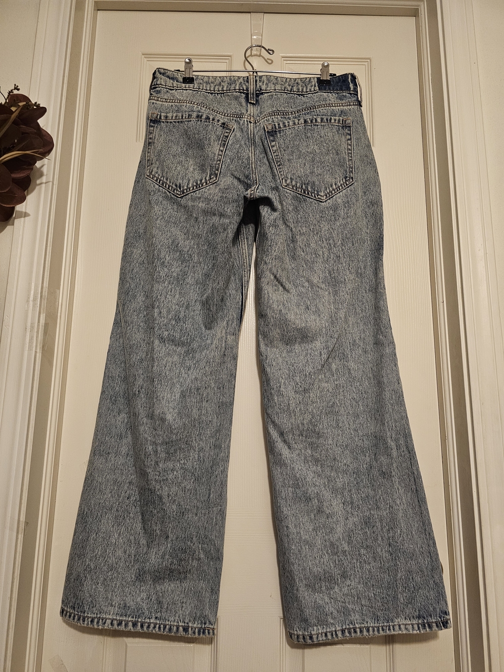 NEW! HOLLISTER Wome's Baggy Low-Rise Wide-Leg Jeans In Blue Ligth Wash Sz 6R/W28 - Picture 14 of 16